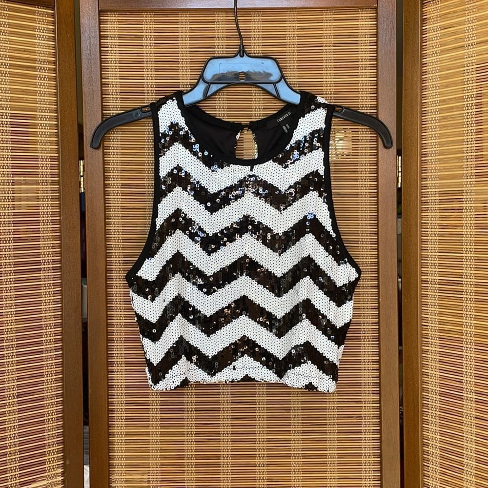 ✨ DONATING SOON ✨ Black & White Zigzag Sequin Crop Top